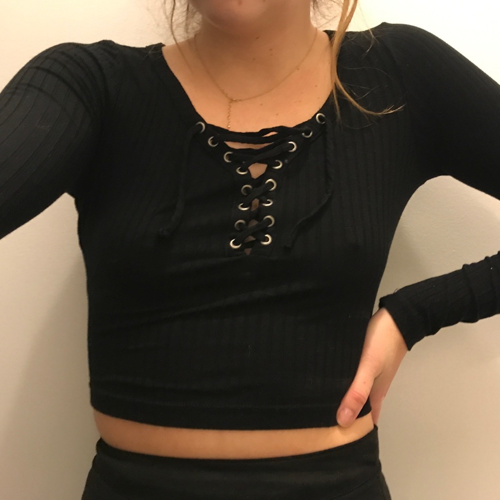 Urban outfitters barely worn long sleeve crop top
